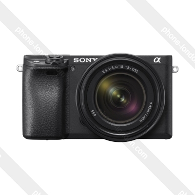 Sony Alpha a6400 with 18-135mm Lens