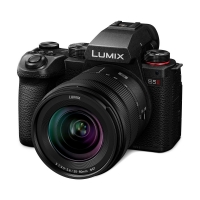 Panasonic Lumix S5 II with 20-60mm Lens